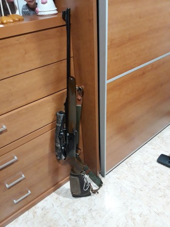 Buenas compañeros, 

Mi tio pone a la venta su Browning Bar 2 Safari del 7mm Remington Magnum.
Esta en 01