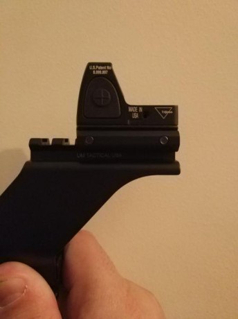 Hola compañeros,vendo punto rojo Trijicon americano,prácticamente sin uso,lo vendo por cambio de capricho,250 01