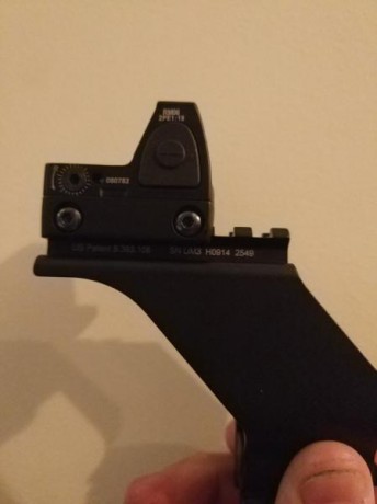 Hola compañeros,vendo punto rojo Trijicon americano,prácticamente sin uso,lo vendo por cambio de capricho,250 00