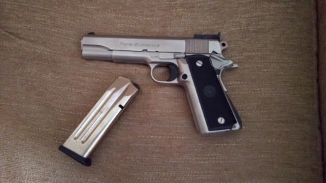 Buenas tardes.
Vendo una Para Ordnance cromada p-18 de 9mm con 2 cargadores.Esta guiada en F y se encuentra 00