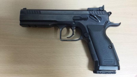 Vendo Tanfoglio Stock III, 9mm pb.

Perfecta para IPSC PRODUCCION o precisión, muy precisa y equilibrada.

Muy 21