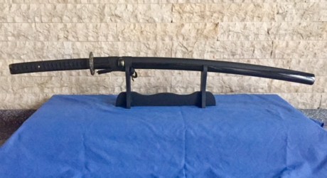 Katana totalmente funcional. Acero 1060 al carbono. Hoja pulida y afilada. Tsuba de hierro y tsuka de 02