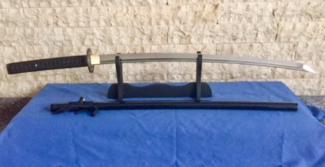 Katana totalmente funcional. Acero 1060 al carbono. Hoja pulida y afilada. Tsuba de hierro y tsuka de 01