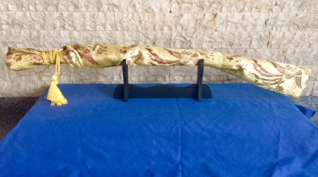 Katana totalmente funcional. Acero 1060 al carbono. Hoja pulida y afilada. Tsuba de hierro y tsuka de 10