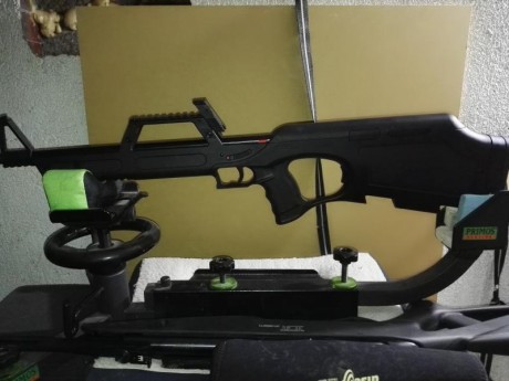 Carabina WALTHER G22 ,22Lr, en perfecto estado,pocos tiros, con estuche original, dos ca
rgadores de 10 01