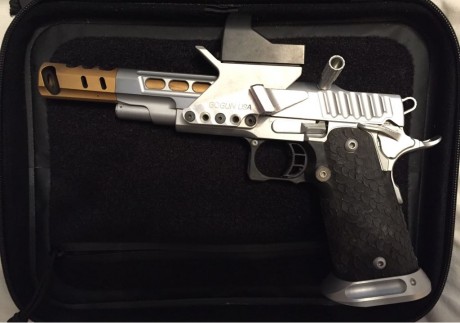 Buenas,
pongo a la venta una  STI DVC open 9mm .
Tiene un año y unos 4000 disparos.
Se entrega con  visor 01