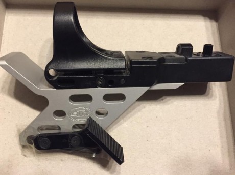 Buenas,
pongo a la venta una  STI DVC open 9mm .
Tiene un año y unos 4000 disparos.
Se entrega con  visor 00