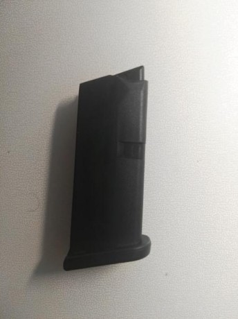 Vendo estos accesorios para Glock 42 y 43 todavía en blisters...

-- Para Glock 43 Extensión de cargador 10