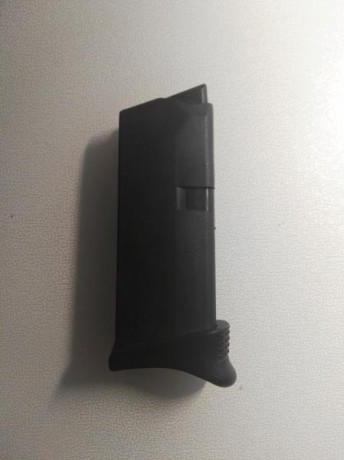 Vendo estos accesorios para Glock 42 y 43 todavía en blisters...

-- Para Glock 43 Extensión de cargador 22