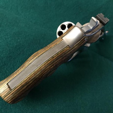 Revolver S+W modelo 66 de 4 pulgadas, no se ven mucho...

estado perfecto y muy cuidado solo he disparado 02