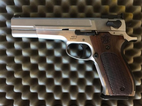 Vendo Smiht Wesson 952-2, 9mm Pb, por dejar modalidad Precisión, el arma está en Barcelona, Apenas he 60