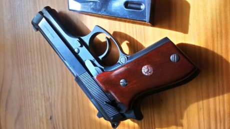 Vendo esta excelente pistola con dos cargadores y varios repuestos(aguja percutor , muelles , etc)es bitono 10