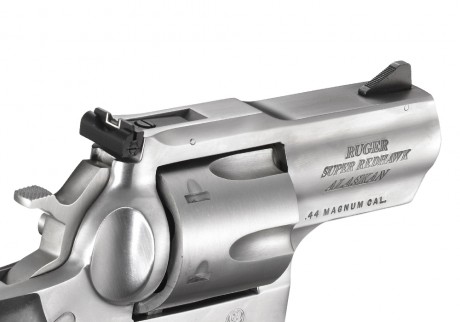 Hola, pues eso compro el Ruger u otra arma en calibre 454casull preferiblemente el ruger solo me queda 00
