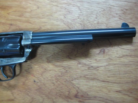 Pues eso, vendo Uberti Cattleman de 7,5 pulgadas, calibre 44-40, muy pocos tiros, precio 300€, Rebajado 10