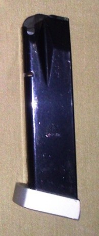 Vendo 2 cargadores Sig-Sauer originales de 17 Cartuchos.
Uno nuevo a estrenar, 60€ mas envío.
Otro usado, 130