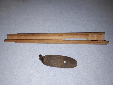  20180407_200633.jpg  20180407_200619.jpg 
Cantonera metalica en estado nuevo al igual que madera para 02