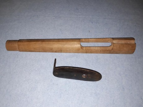 20180407_200633.jpg  20180407_200619.jpg 
Cantonera metalica en estado nuevo al igual que madera para 01