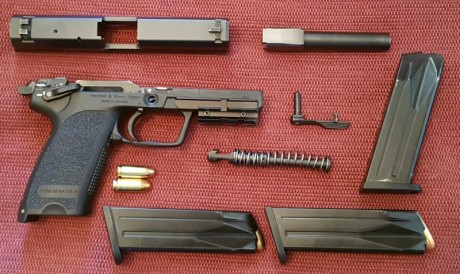   Hola compañeros. Vuelvo a poner a la venta mi fabulosa HK USP 45. IMPECABLE!!!
Viene con los siguientes 12