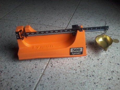 vendo vascula lyman 500 scale 
30 € en mano en madrid o el escorial 02