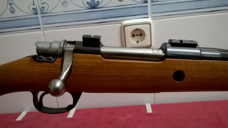 Se vende rifle Santa Barbara C75 calibre 308win,  se encuentra en muy buen estado general de maderas y 11