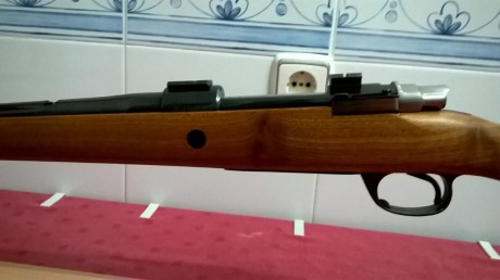 Se vende rifle Santa Barbara C75 calibre 308win,  se encuentra en muy buen estado general de maderas y 10