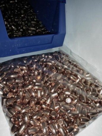 Troncocónicas u ojivales de 130 grains. Cada unidad sale a 0,058 euros y el envío mínimo serán 500 puntas. 70