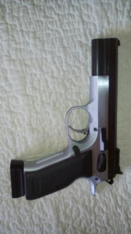 Hola vendo pistola tanfoglio de 9 mm cañon 5 pulgadas practicamente nueva tiene cargador de lujo de 19 22