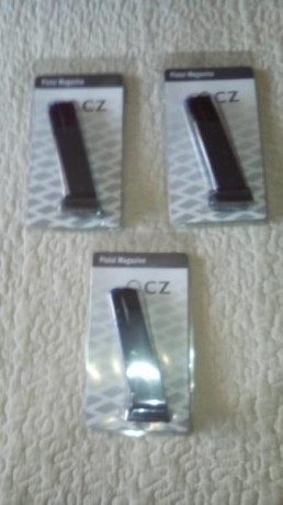 Hola vendo 3 cargadores plus 2 de 19 tiros valen para cz 75  sp1   sp2  tanfoglio frame large 30 euros 01