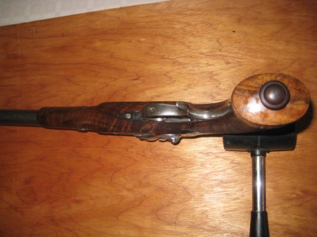Hola, pistola de Paolo Bondini, mod, ROCHATTE A PARIS, calibre 45, excelende empuñe y precisión
Un saludo 11