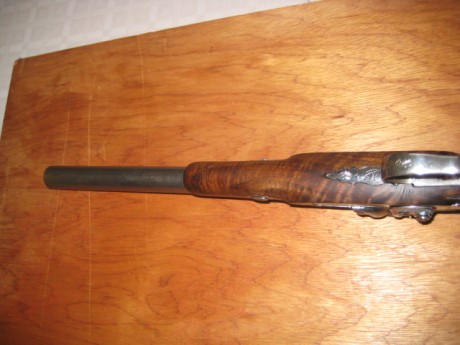 Hola, pistola de Paolo Bondini, mod, ROCHATTE A PARIS, calibre 45, excelende empuñe y precisión
Un saludo 10