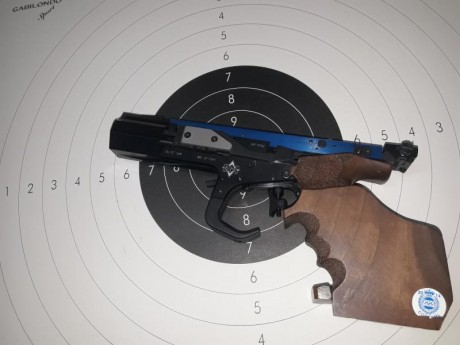 Buenas, pues lo dicho en el anuncio, ofrezco una Match Gun MG4 (cal.32).

Lleva el contrapeso de la rápid 02