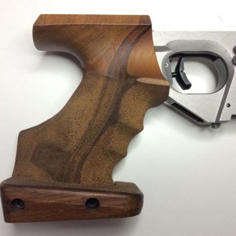 .-Vendo mi Walther GSP EXPERT calibre 22Lr. 
.-Guiada con Licencia F.
.-El arma está en muy buen estado 20