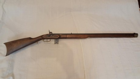 Hola buenas noches, vendo rifle de avancarga kentucky cal 45, fue un capricho en 2008 y no llegue a usarlo 01