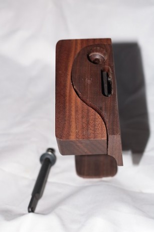 Vendo a estrenar, cacha talla L, para STEYR LP10 Y/O LP50 diestra.
La vendo porqué la he sustituido por 00