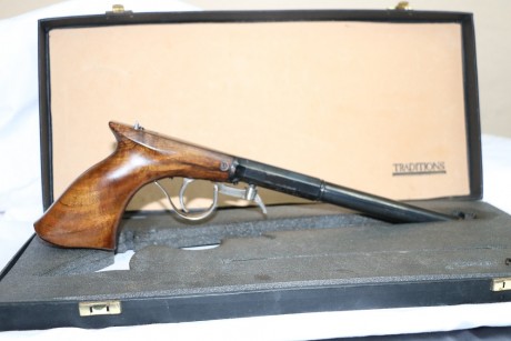 -Vendo Underhammer de ARDESA, calibre 40, muy poco uso
-Magnifica precisión
-Precio 490 €, con portes 02