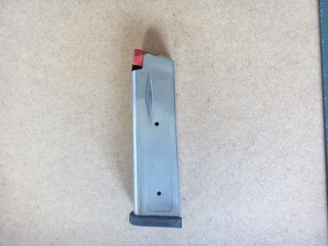 Vendo cargador calibre 45 ACP de alta capacidad marca SPS
Precio 30€ gastos de envió aparte 00