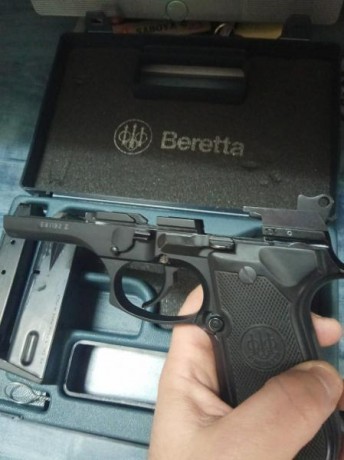 Hola. Vendo una magnífica pistola Beretta 92fs. Está NUEVA, se puede apreciar en las fotos, ha tirado 12