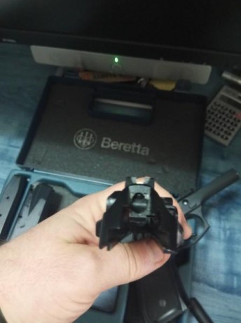 Hola. Vendo una magnífica pistola Beretta 92fs. Está NUEVA, se puede apreciar en las fotos, ha tirado 10