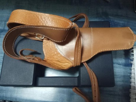 Hola. Vendo una magnífica pistola Beretta 92fs. Está NUEVA, se puede apreciar en las fotos, ha tirado 30