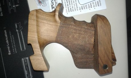 UNA REBAJILLA!!!! ANIMAROS QUE SON UNA PASADA DE EMPUÑADURAS...180 LA LAMINADA Y 165 LA DE NOGAL. UN SALUDO.
VENDO 01