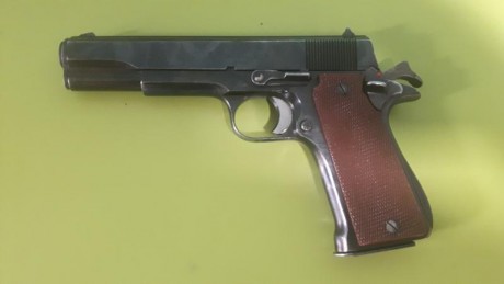 Hola: Vendo para hacer hueco, pistola Star B Super de 9 m/m para, 400 euros mas envio si lo hubiese, esta 00