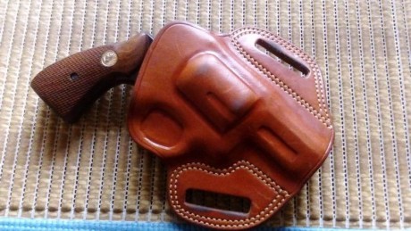 Buenos dias:
 Vendo este excelente revolver, del 357Mg. Su estado es perfecto,muy cuidado e impecable 11