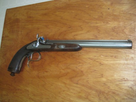 Hola, pistola de Paolo Bondini, mod, ROCHATTE A PARIS, calibre 45, excelende empuñe y precisión
Un saludo 22