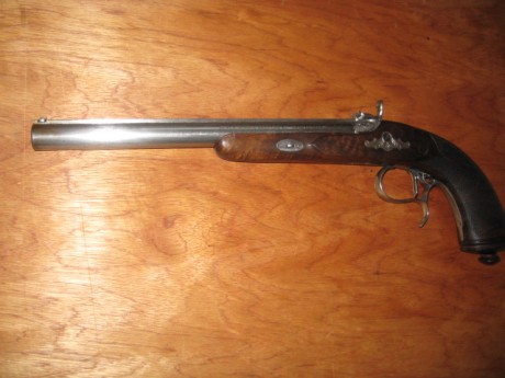 Hola, pistola de Paolo Bondini, mod, ROCHATTE A PARIS, calibre 45, excelende empuñe y precisión
Un saludo 21