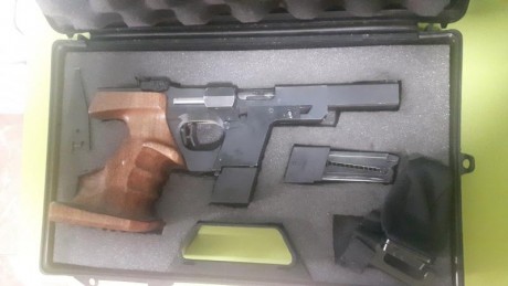 Hola vendo Walther del 32 700 euros perfecta con maletin , dos cargadores y recoge vainas.
 Tambien vendo 00