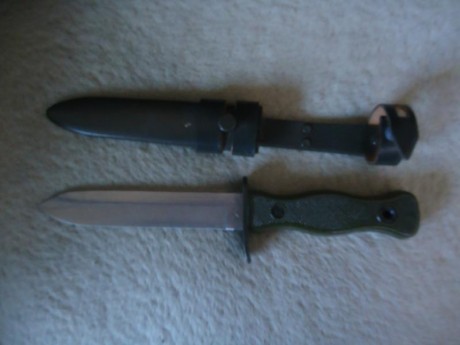 Esta mañana me han regalado este cuchillo.

A ver que os parece.

Un saludo. 01