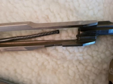 Vendo pistola Feinwerkbau, cacha prácticamente nueva, dos cargadores, y dos contrapesos intercambiables, 21