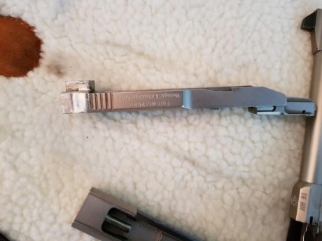 Vendo pistola Feinwerkbau, cacha prácticamente nueva, dos cargadores, y dos contrapesos intercambiables, 31