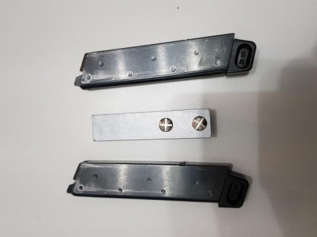 Vendo pistola Feinwerkbau, cacha prácticamente nueva, dos cargadores, y dos contrapesos intercambiables, 30