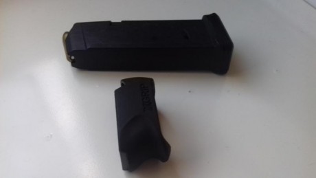 Saludos compañeros,

Pongo a la venta (o cambio) muy a mi pesar, esta preciosa Glock 26. Ya que he adquirido 10